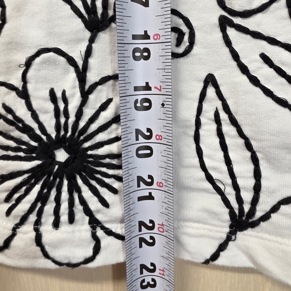 Maeve Anthropologie White Black Floral Embroidered Puff Sleeve Sweatshirt Top M - Picture 8 of 16
